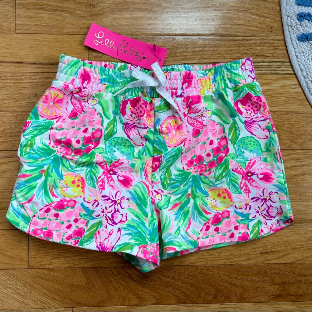 Lilly Pulitzer midea shorts pear necessities